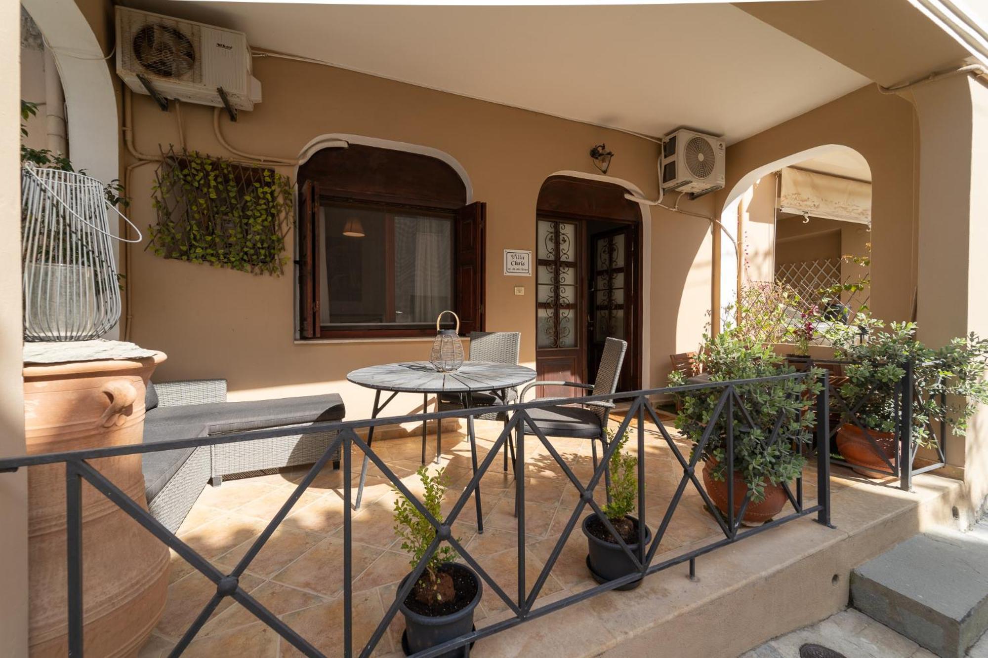 Villa Chris Pylos Exterior photo